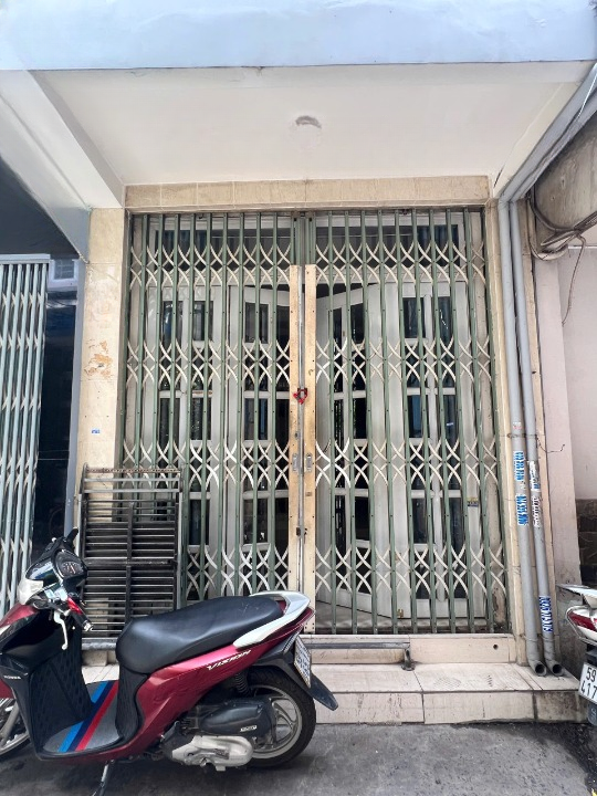Nhà mới 3 tầng nở hậu L hẻm 875 đường Trần Hưng Đạo P1Q5. Giá: 4.68 tỷ - Ảnh chính