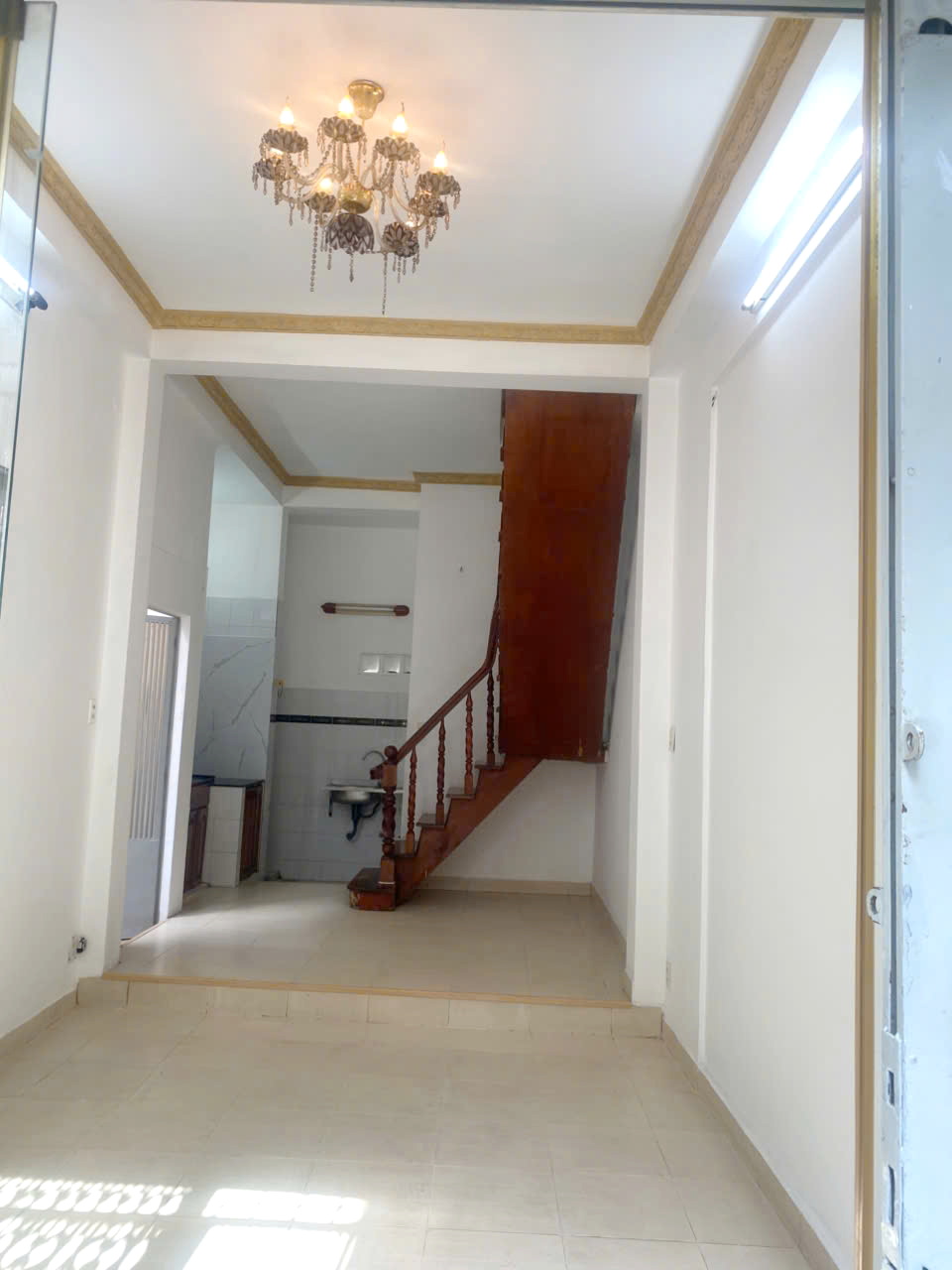 Nhà mới 3 tầng nở hậu L hẻm 875 đường Trần Hưng Đạo P1Q5. Giá: 4.68 tỷ - Ảnh 2