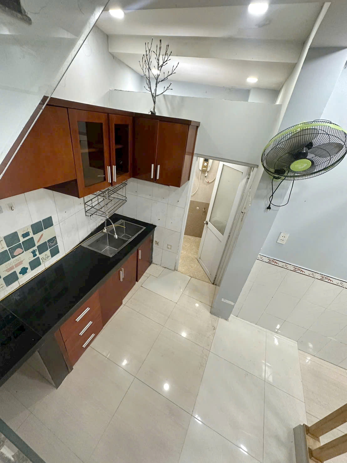 Nhà mới 3 tầng nở hậu L hẻm 875 đường Trần Hưng Đạo P1Q5. Giá: 4.68 tỷ - Ảnh 4