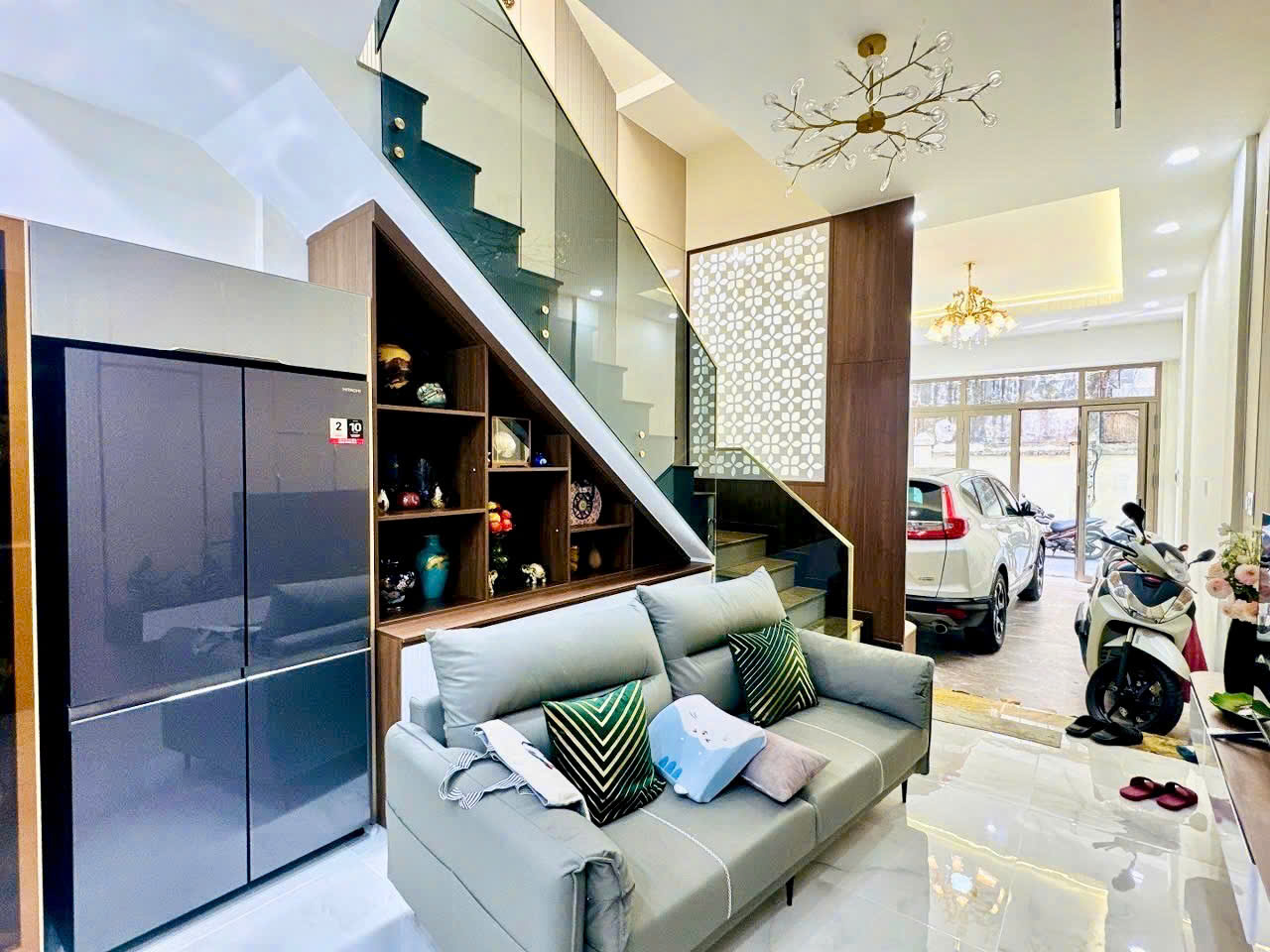 Nhà Quận 1- mặt tiền Phường Tân Định- xe hơi trong nhà 60m2 cao 3 Tầng NT sịn: 18 Tỷ. VŨ 0933910039 - Ảnh chính