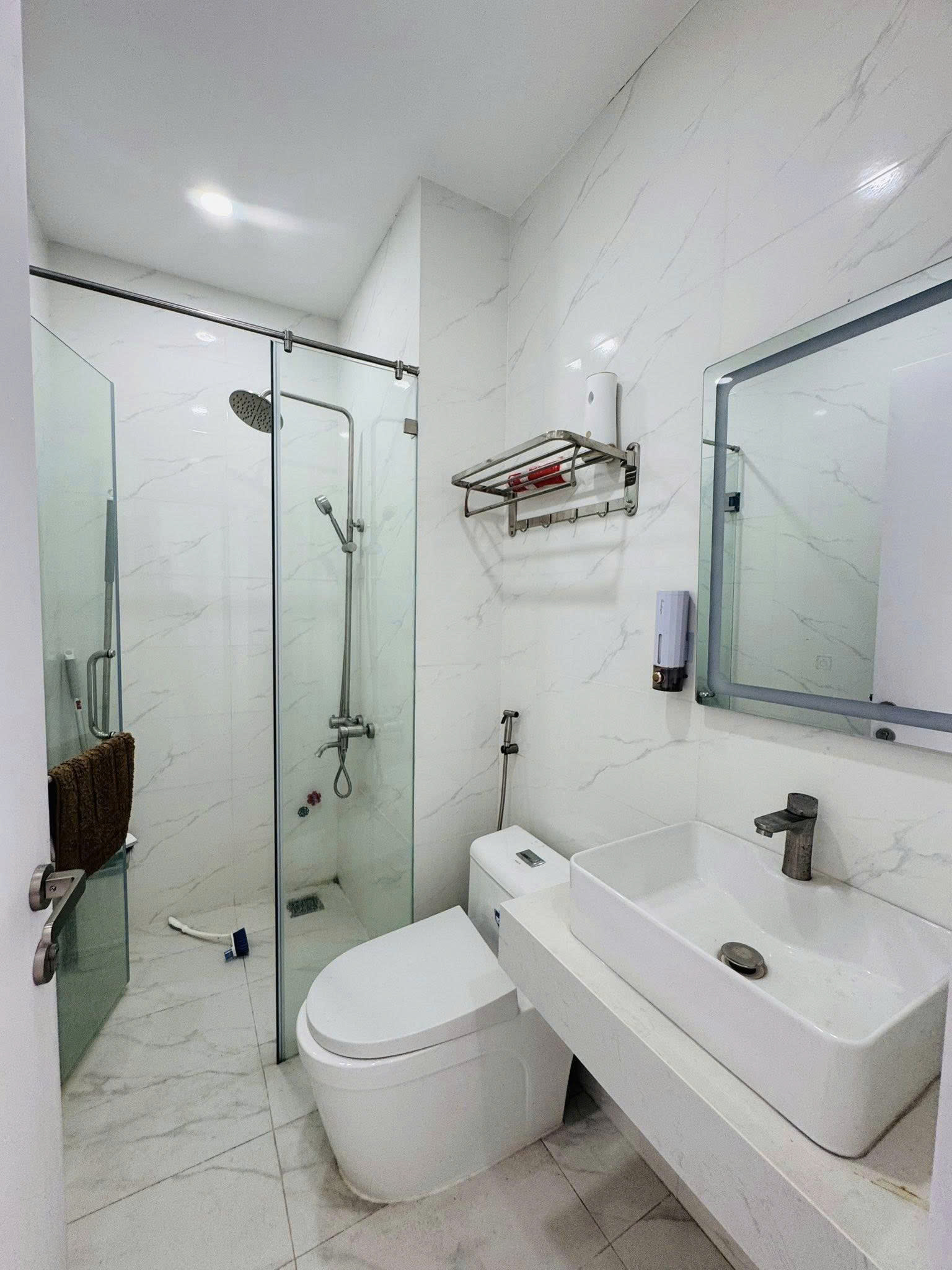 Bán nhà Hẻm xe hới 6m Văn Cao,  gần chợ Tân Hương, 4x20m, 4 Tầng, 4 PN, giảm 9,9 tỷ. - Ảnh 3