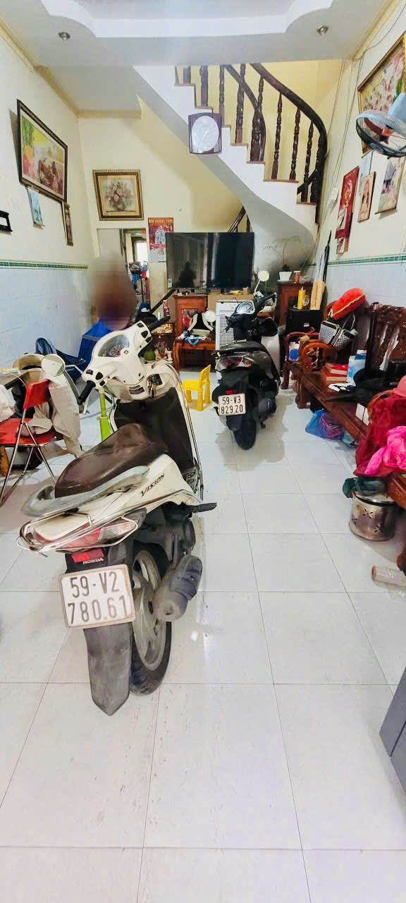 Chính chủ bán nhà 2 mặt hẻm gần chợ Phạm Văn Bạch, giá chỉ 3 tỷ 9 xíu - Ảnh chính