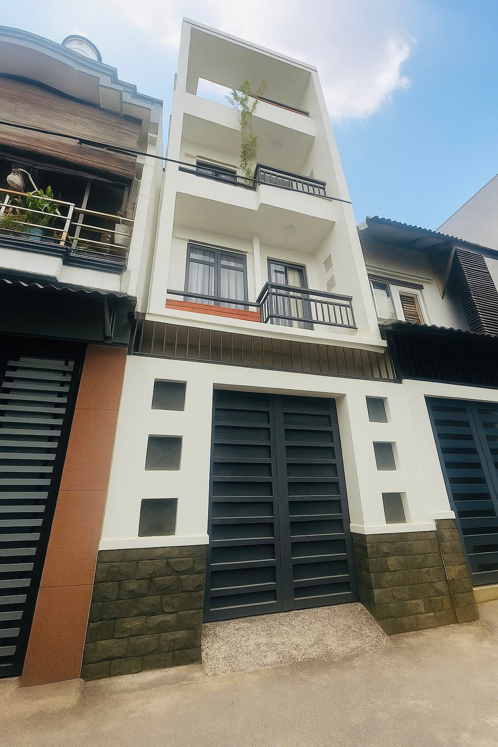 Bán nhà 4 tầng kiên cố hẻm 5m thông Thống Nhất, Gò Vấp, Ô tô đỗ cửa, giá chỉ hơn 5 tỷ - Ảnh 1