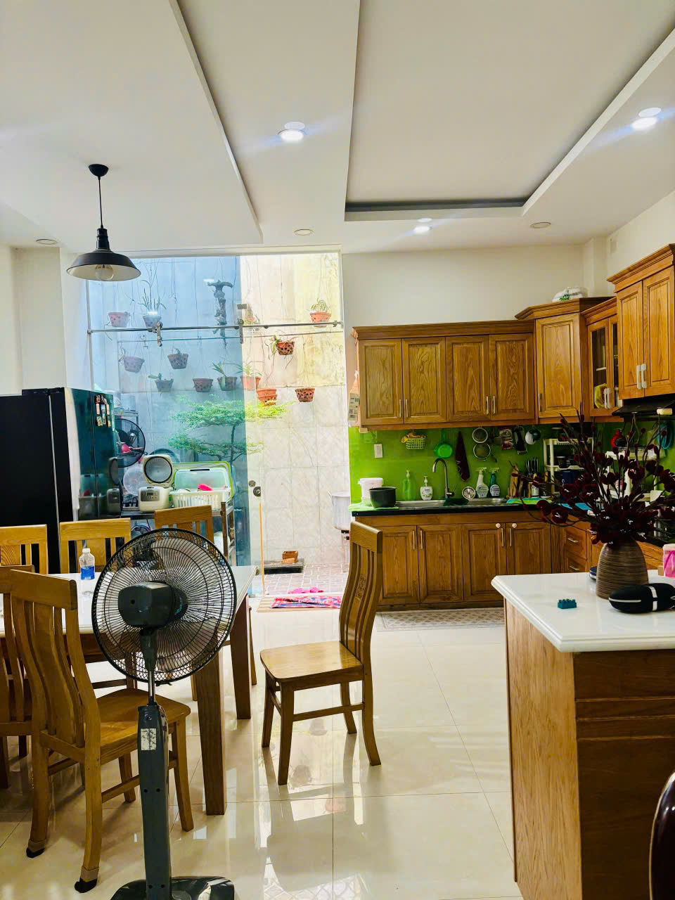 Bán nhà 3 tầng kiên cố hẻm 1 trục Phạm Văn Bạch ngang 5m, 5pn, hơn 7 tỷ - Ảnh 1