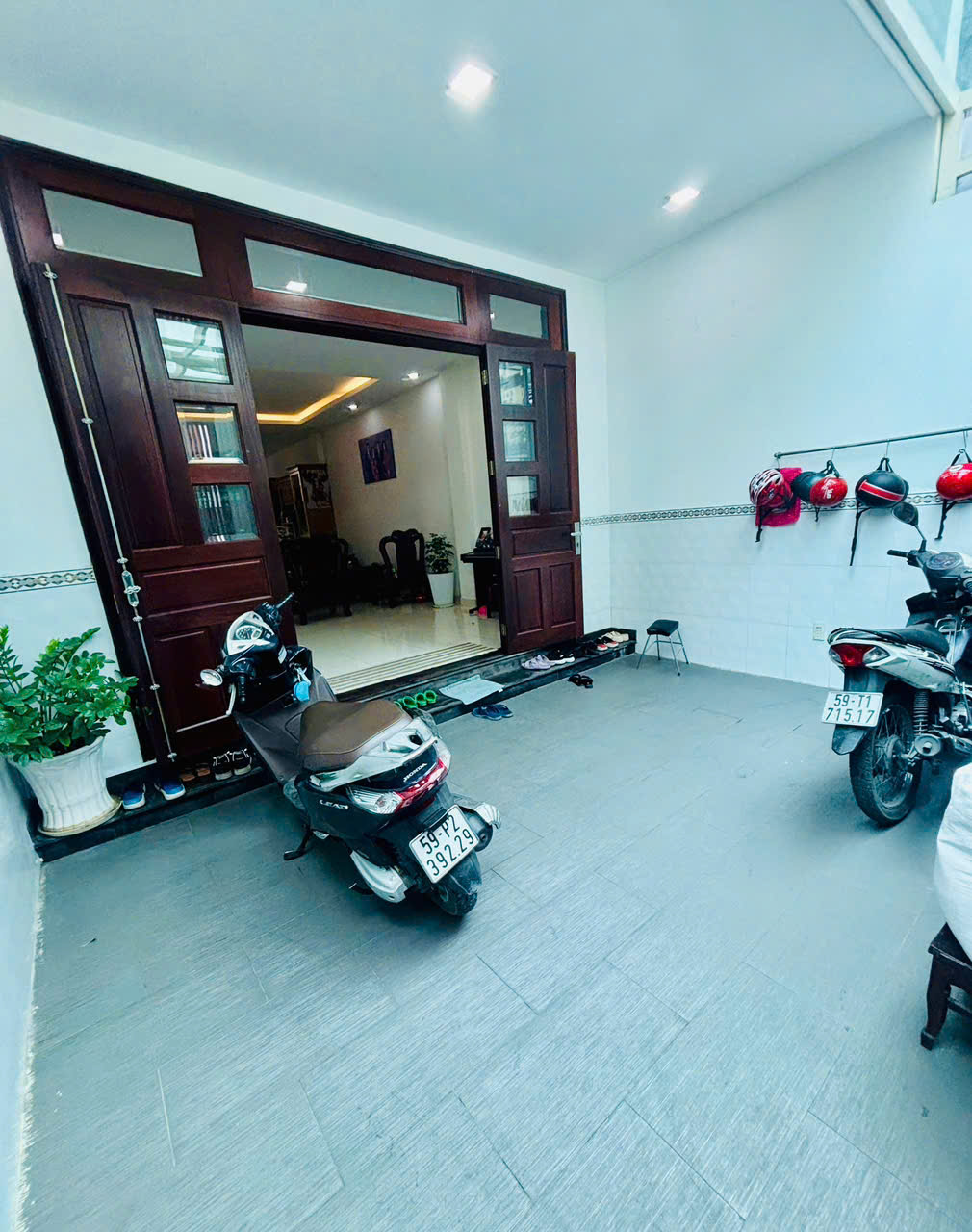 Bán nhà 3 tầng kiên cố hẻm 1 trục Phạm Văn Bạch ngang 5m, 5pn, hơn 7 tỷ - Ảnh chính