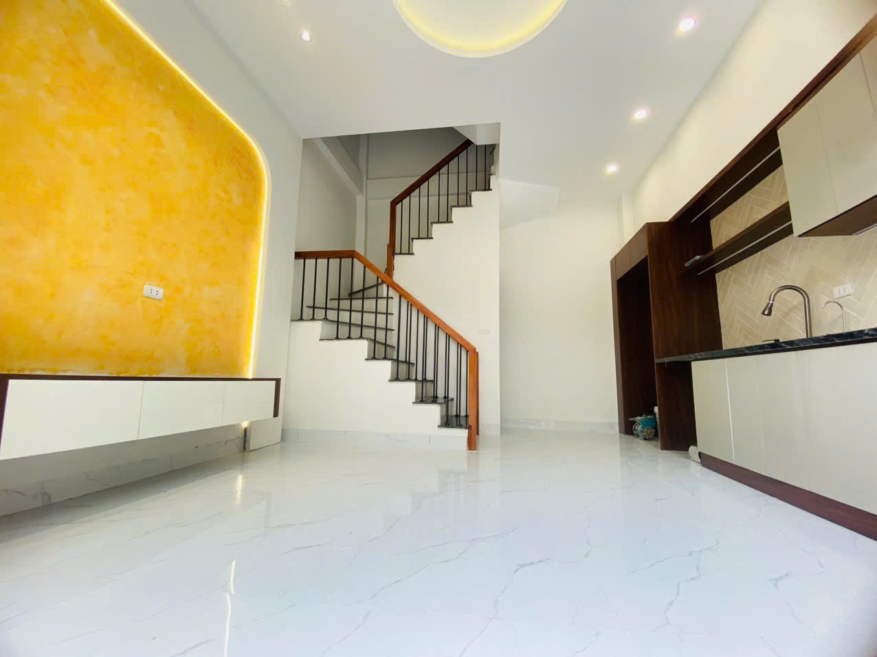 NHÀ MỚI PHÂN LÔ – NGÕ THÔNG Ô TÔ – MẶT TIỀN RỘNG – THIẾT KẾ HIỆN ĐẠI 🏡<br>📍 Ngô Gia Tự  22m² x 5T - Ảnh chính