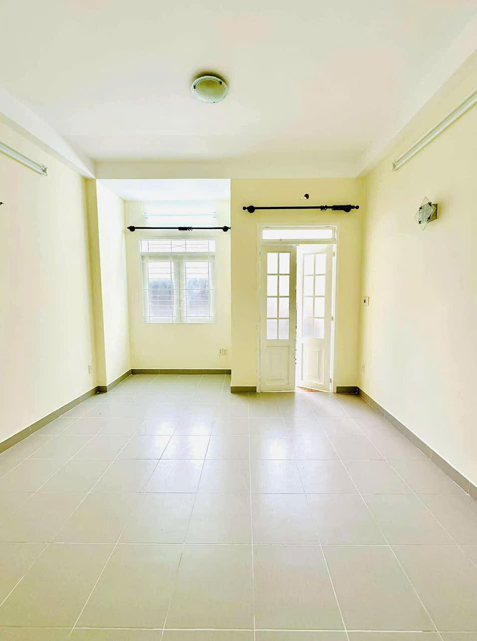 6 Tỷ nhỉnh: Nhà Quận 10 - ngay Bệnh Viện 115 - Xe hơi trong nhà 4 Tầng Ngang hơn 4m. VŨ 0933910039 - Ảnh 4