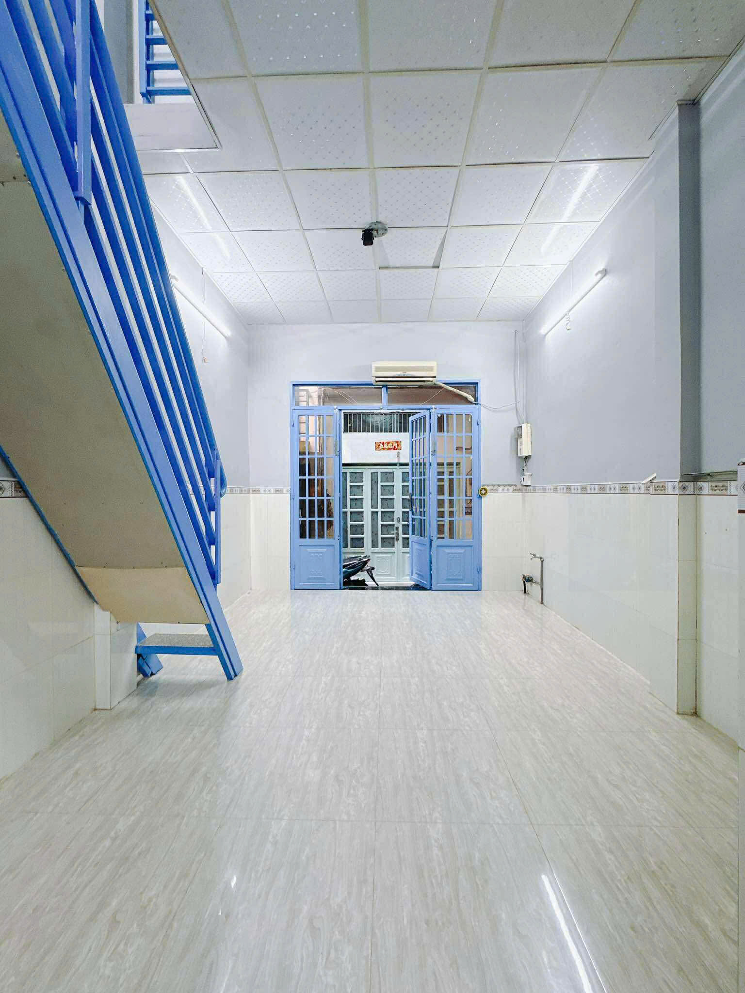 Sát mặt tiền Đường Tôn Đản <br>Ngang 4 Dài 8 m<br>Đúc 2 tấm có 2 tỷ - Ảnh 1