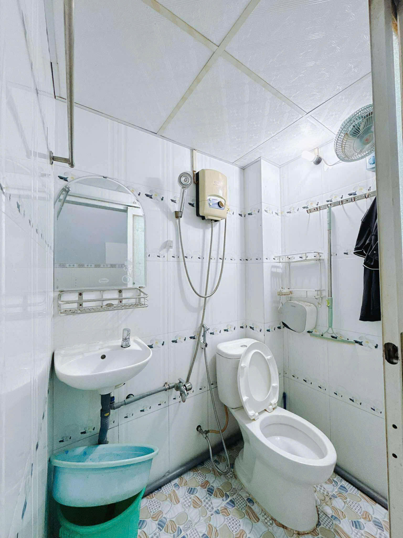 Sát mặt tiền Đường Tôn Đản <br>Ngang 4 Dài 8 m<br>Đúc 2 tấm có 2 tỷ - Ảnh 2