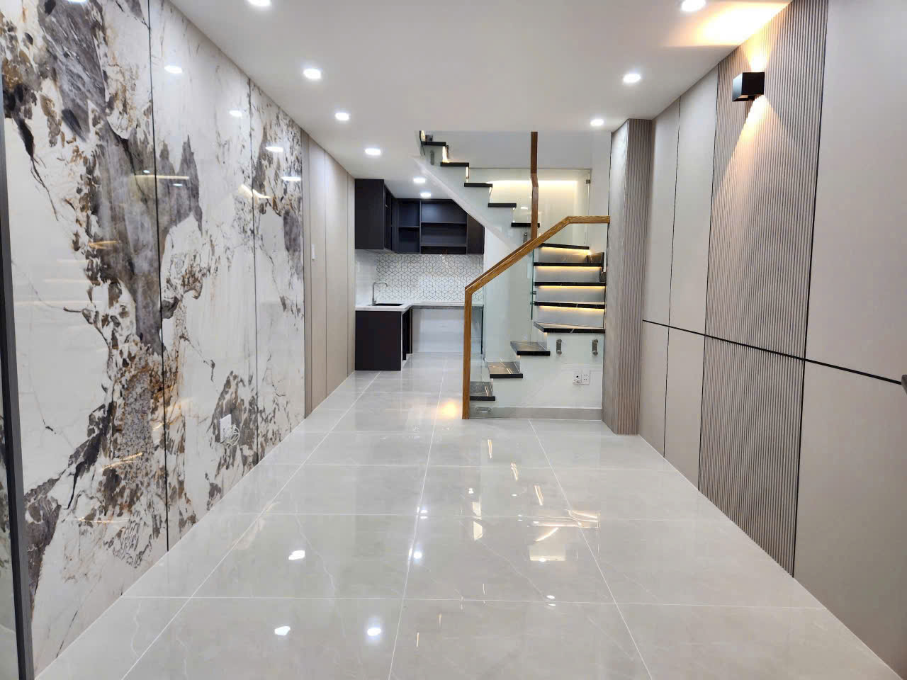 CÁCH 1 CĂN RA MẶT TIỀN <br>NHÀ MỚI CÓ 4 TỶ  DTDS 50 M2 - Ảnh chính