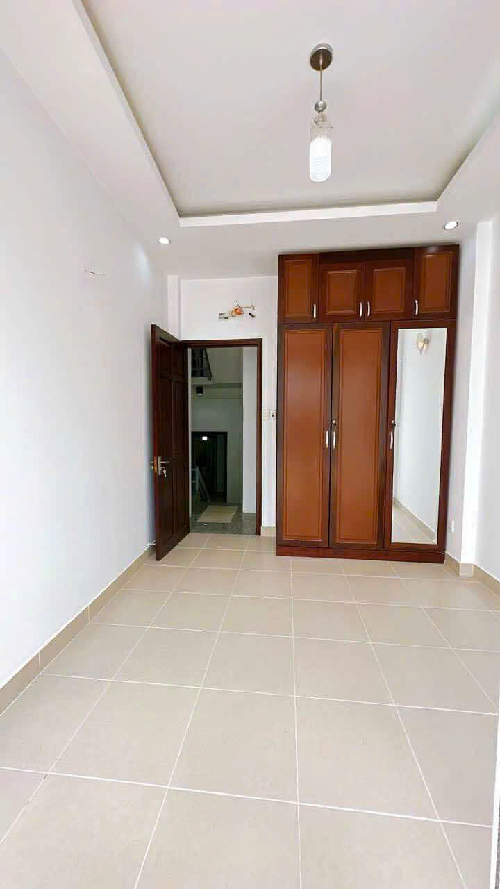 SÁT MẶT TIỀN  NGUYỄN  KHOÁI <br>TƯƠNG LAI NHÁ THÀNH MẶT TIỀN <br>TRUNG TÂM Q4 - 6 TẤM <br>CHDV 42 triệu/ - Ảnh 2