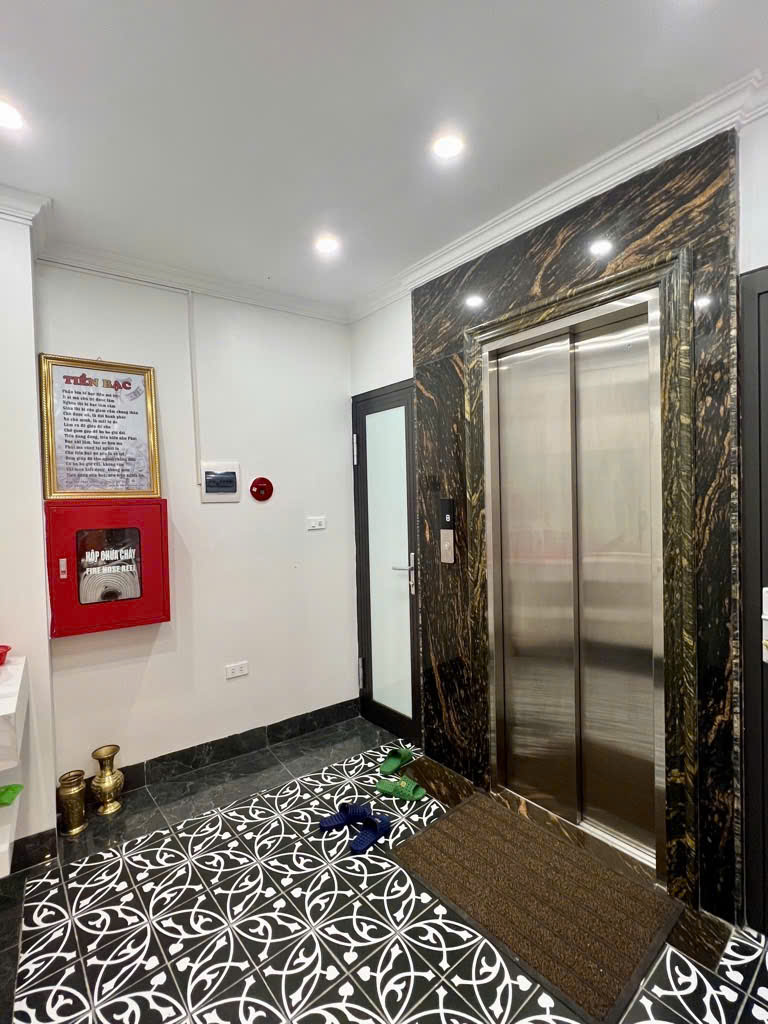BÁN NHÀ MẶT PHỐ TÂY SƠN_ĐỐNG ĐA 40 M,8 TẦNG,THANG MÁY.VỈA HÈ 8M.CHÀO;28,5 TỶ - Ảnh 3