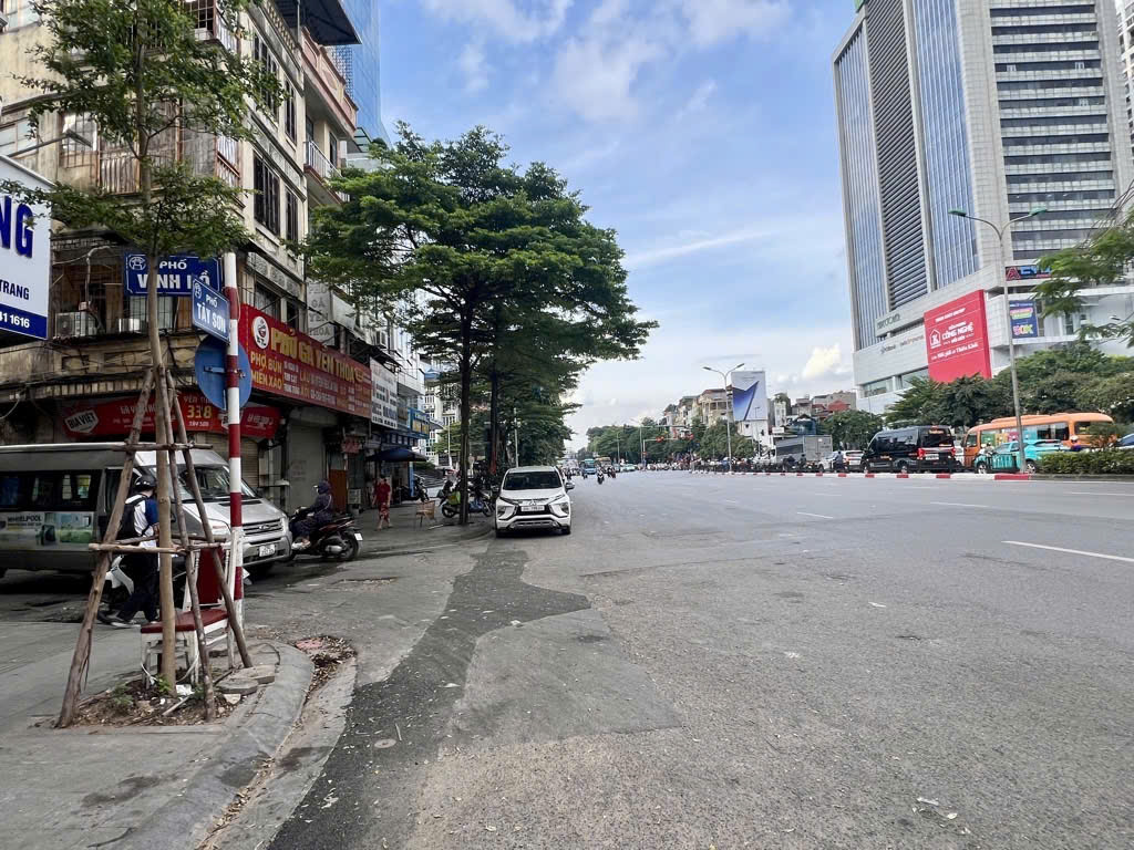 BÁN NHÀ MẶT PHỐ TÂY SƠN_ĐỐNG ĐA 40 M,8 TẦNG,THANG MÁY.VỈA HÈ 8M.CHÀO;28,5 TỶ - Ảnh chính