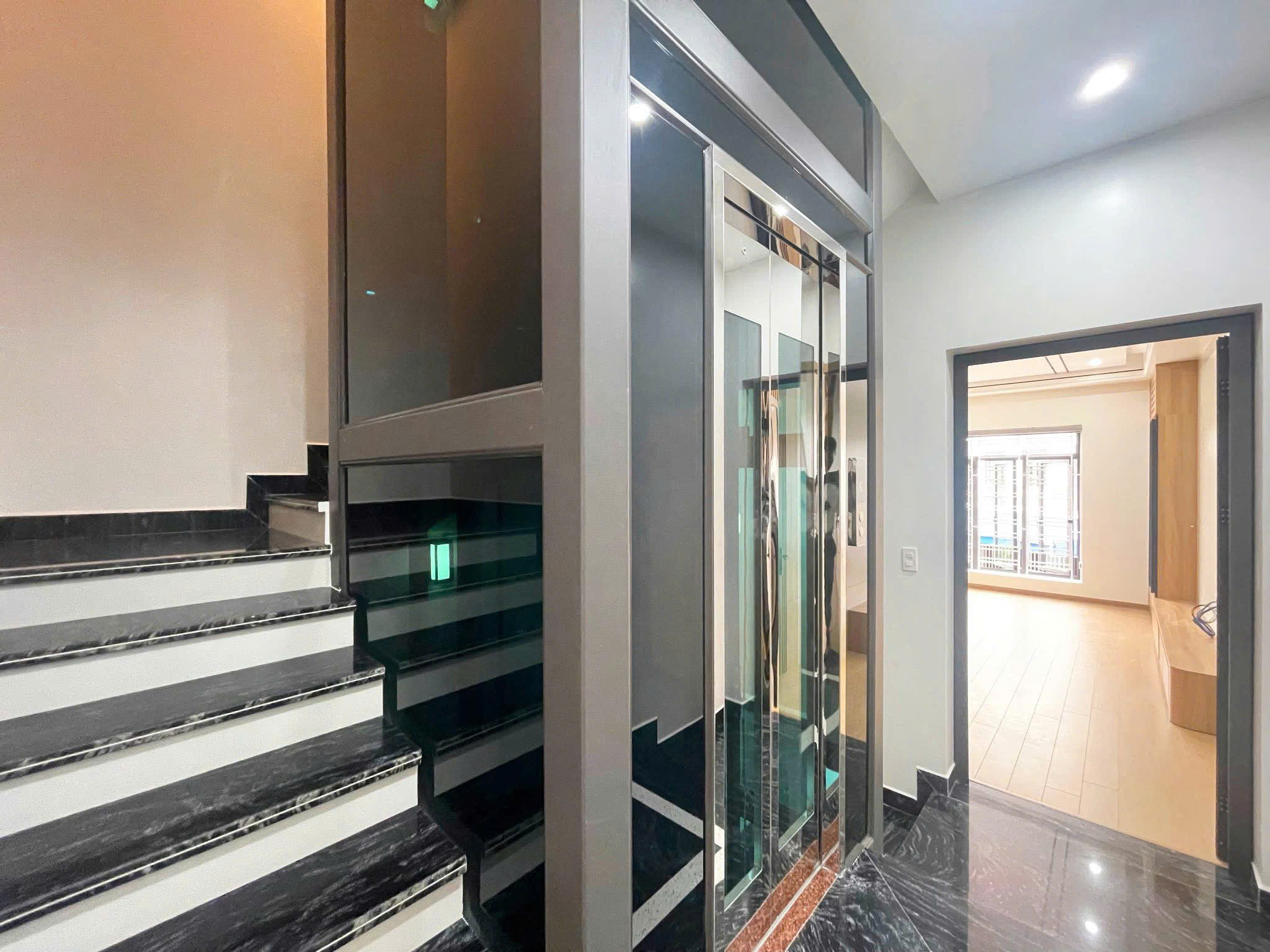 Bán Nhà Mới 5 Tầng Có Thang Máy – Tuyến 2 Lê Hồng Phong – Đường 15m – Gara Ô Tô – Full Công Năng - Ảnh 4