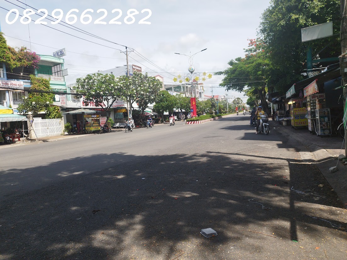 Bán Nhà Mặt Tiền Đường Hùng Vương, Sa Đéc. 3 Tầng, 243m2, Sổ Hồng Chính Chủ. LH: 0829662282 - Ảnh 2