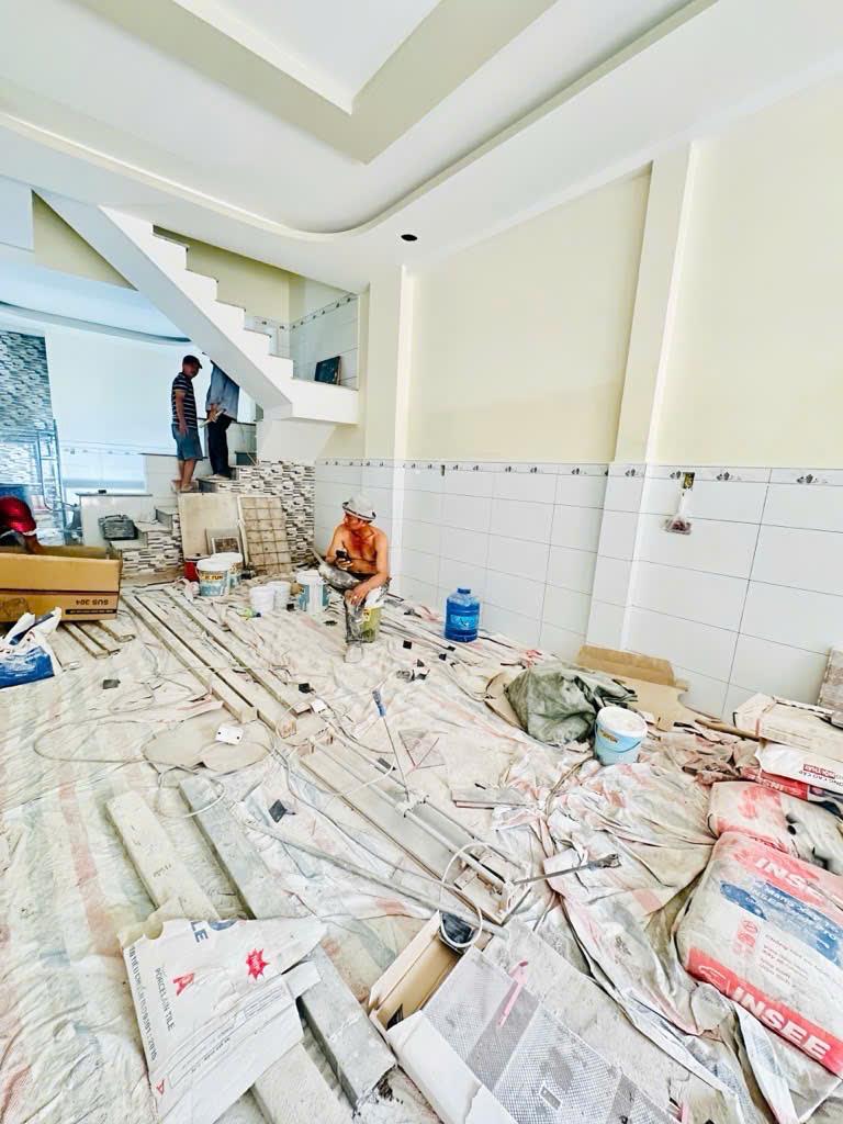 NHÀ MỚI BÌNH TÂN 62M2, GẦN LÊ VĂN QUỚI, HẺM Ô TÔ 6M, NHỈNH 6 TỶ - Ảnh 2