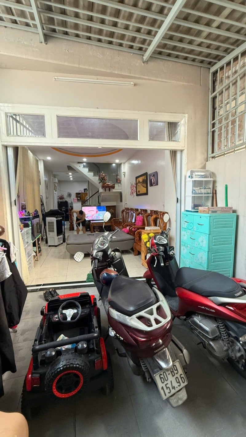 BÁN NHÀ TĂNG NHƠN PHÚ B-  VINCOM Q.9 - GÓC 2 MẶT HẺM XE TẢI - XE HƠI VÀO NHÀ - 2 TẦNG BTCT - CHỈ - Ảnh 1