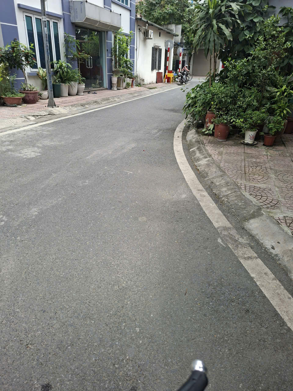 Cần tiền bán gấp - Nhà 2 tầng 90M2 . Ô tô đỗ trong nhà - Kinh doanh - Ảnh 2