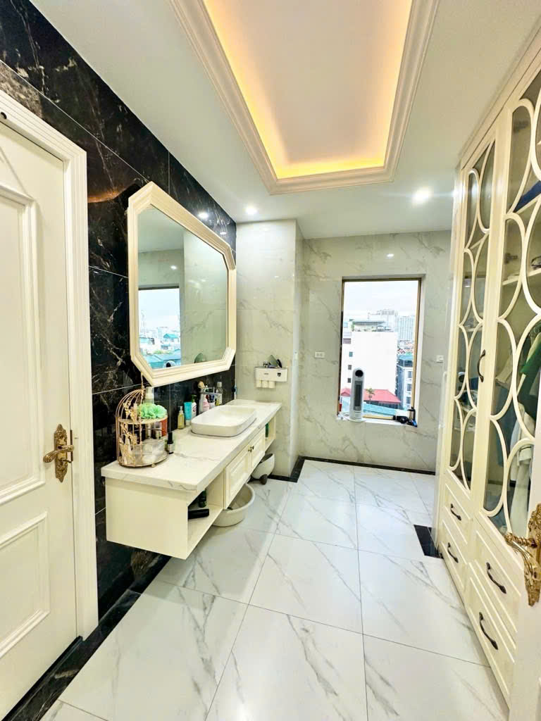 SIÊU PHẨM MẶT PHỐ VÍP CẦU GIẤY_MẶT TIỀN QUYỀN LỰC _VỈA HÈ ĐÁ BÓNG - THANG MÁY- 9 NỎI 1 HẦM KINH - Ảnh 4