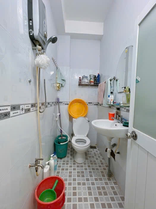MẶT TIỀN CÁCH 2 CĂN NHÀ<br>NGANG 3.5 DÀI 12 ĐÚC BÊ TÔNG <br>CÓ 5 TỶ Q4 - Ảnh 4