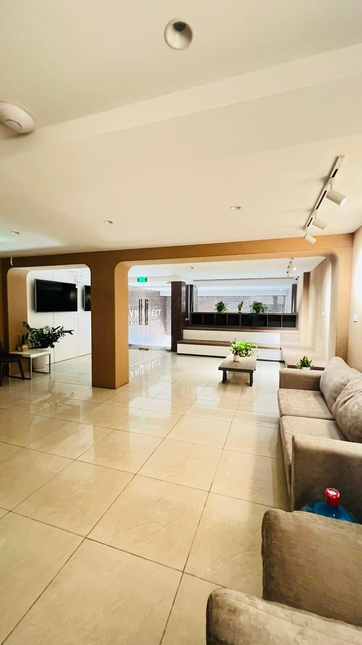 Bán tòa văn phòng mặt phố Minh Khai, 215m2, 8 tầng 1 hầm thang máy, mặt tiền 8.5m, 189 tỷ - Ảnh 2