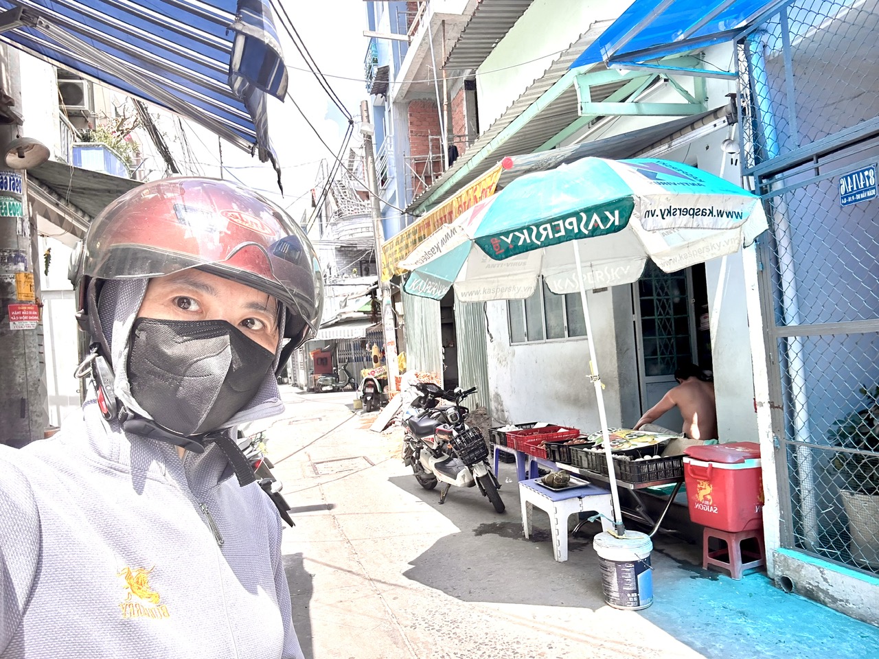 BÁN NHÀ CẤP 4- NGAY TRUNG TÂM QUẬN- XE HƠI TỚI CỬA- NGANG LỚN- ĐƯỜNG ĐOÀN VĂN BƠ RA TÔN THẤT - Ảnh chính