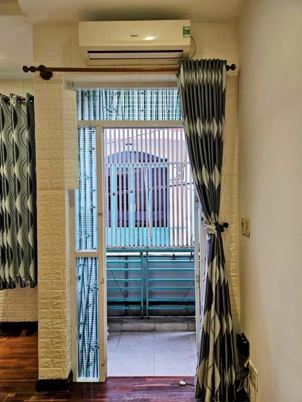 NHÀ BÁN 4 TẦNG - XE HƠI ĐẬU CỬA- TRỤC ĐƯỜNG LỚN -THÔNG RA TÂN VĨNH, KHÁNH HỘI, HOÀNG DIỆU - Ảnh 3