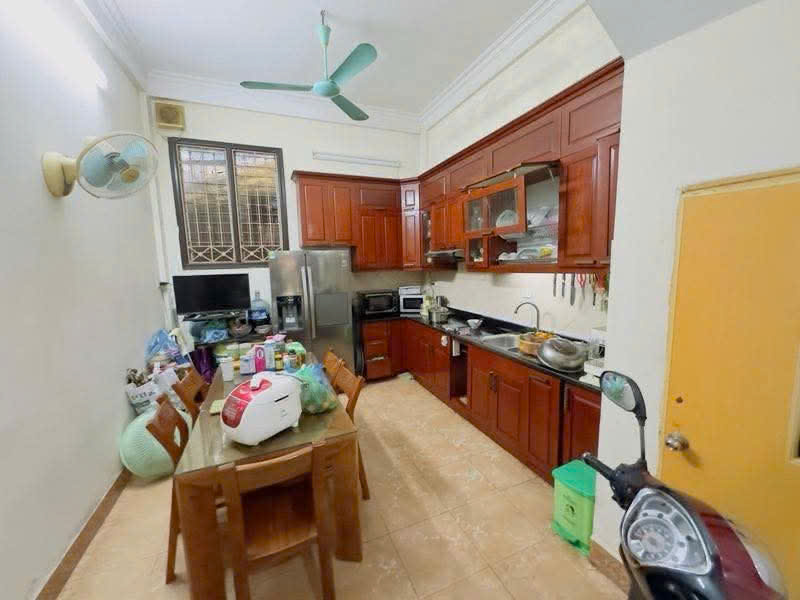 Bán nhà Bạch Đằng, HBT 45m x 4PN, vỉa hè, ô tô, KD, giá 16.3 tỷ. LH: 0366051369 - Ảnh 2