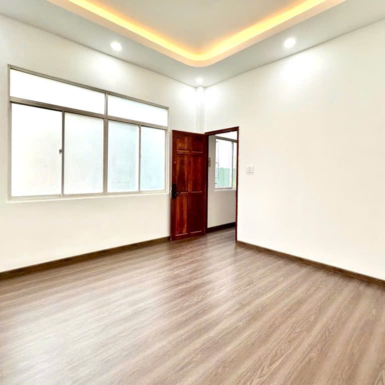 12 Tỷ: ngang 12m- Quận 10 ngay chợ An Đông, Medic Hòa Hảo- nhà 4 Tầng Xe hơi trong nhà. 0933910039 - Ảnh 3