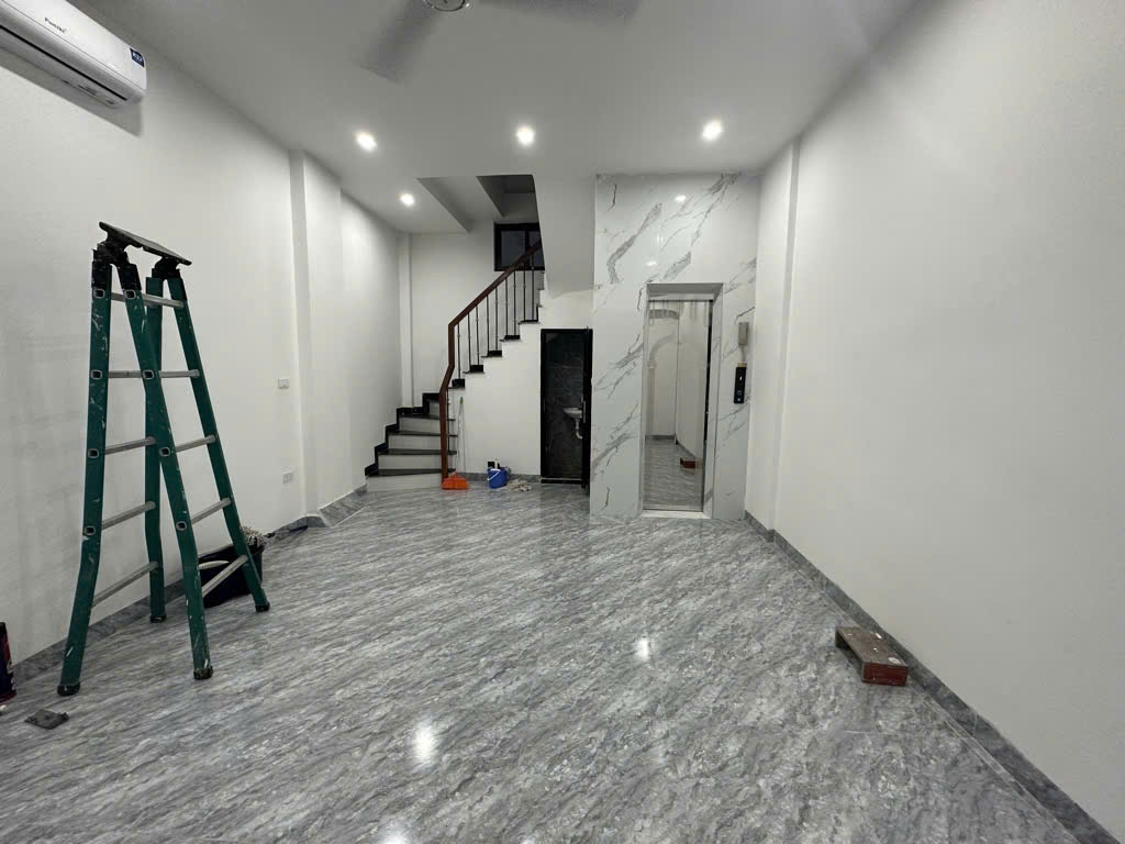 Nhà Tứ Liên - Tây Hồ - 5 tầng - thang máy - chuẩn công năng, về ở luôn giá 9,4 tỷ - Ảnh 1