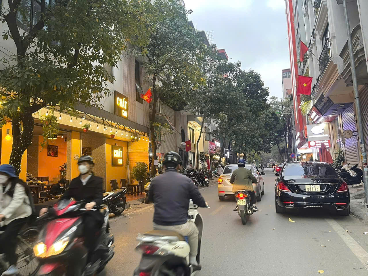 Bán nhà mặt phố Hoàng Văn Thái kinh doanh sầm uất - 73m giá 25 tỷ sổ đỏ đẹp - Ảnh chính