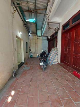 Chính chủ cần cho thuê nhà cấp 4 diện tích 30m2 Ngõ 987 Ngô Gia Tự, Long Biên, Hà Nội. - Ảnh 3