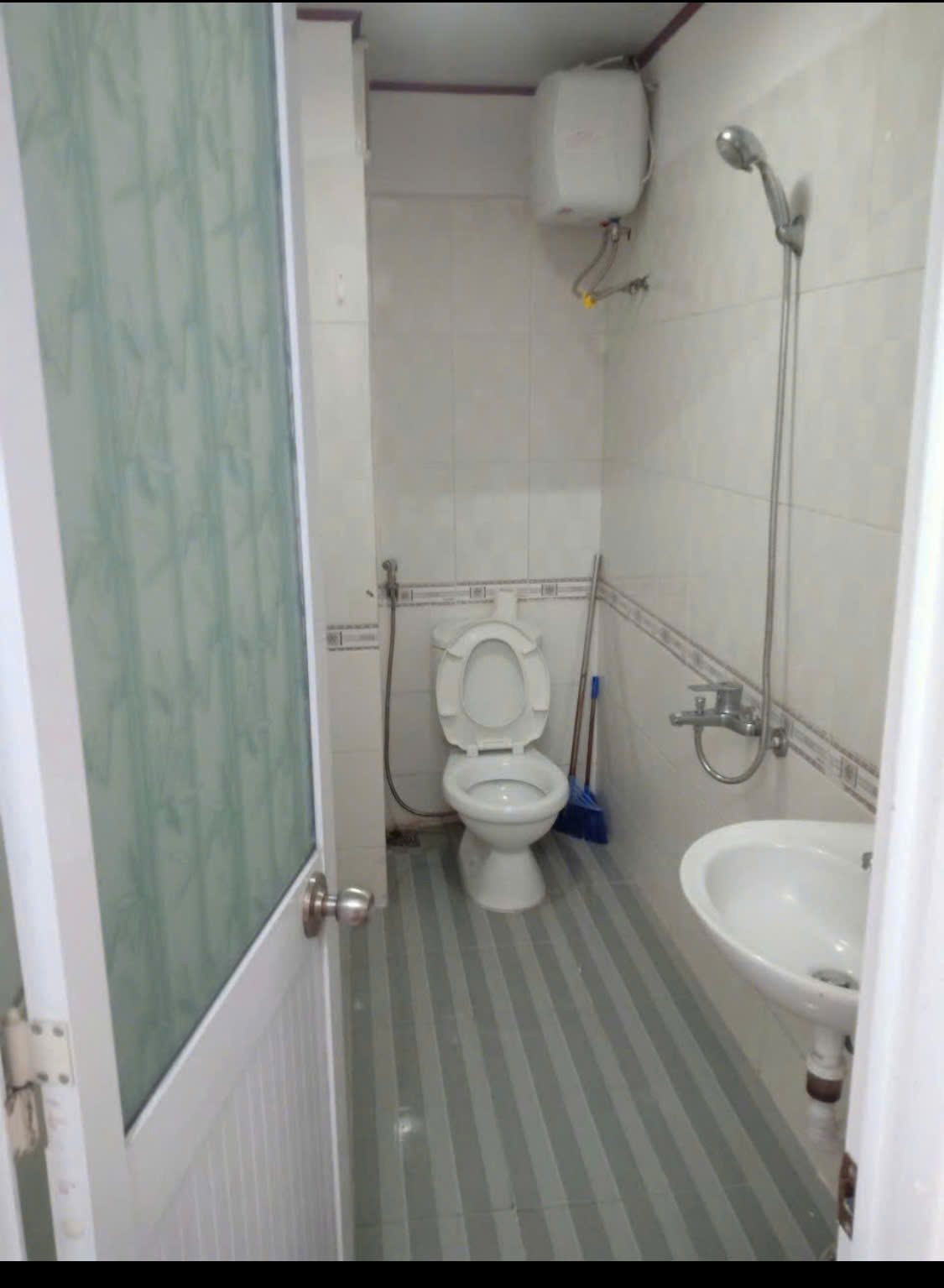 + Bán dãy nhà trọ 2 mặt tiền đường 10,5m và 7,5m, gần trường PTTH Tôn Thất Tùng và chợ lại hiên - Ảnh 3
