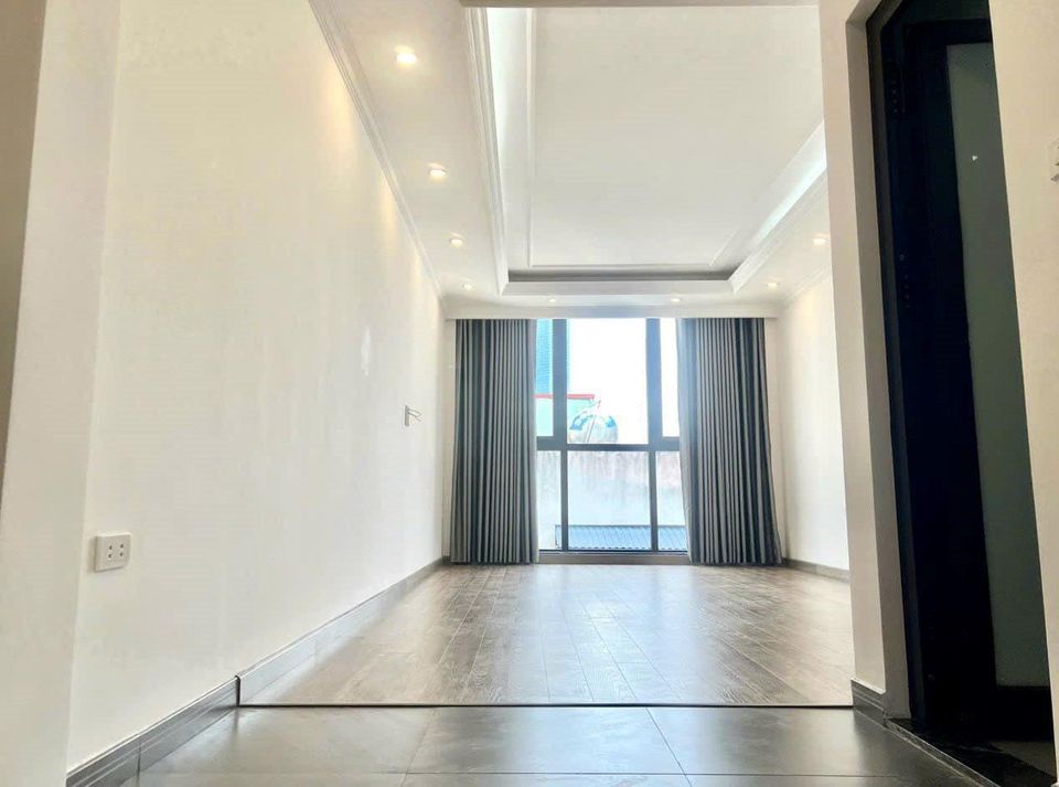 Bán nhà đẹp 40m2 3tầng MT 6m nhỉnh 7 tỷ ngõ 89 Lạc Long Quân Tây Hồ - Ảnh 1