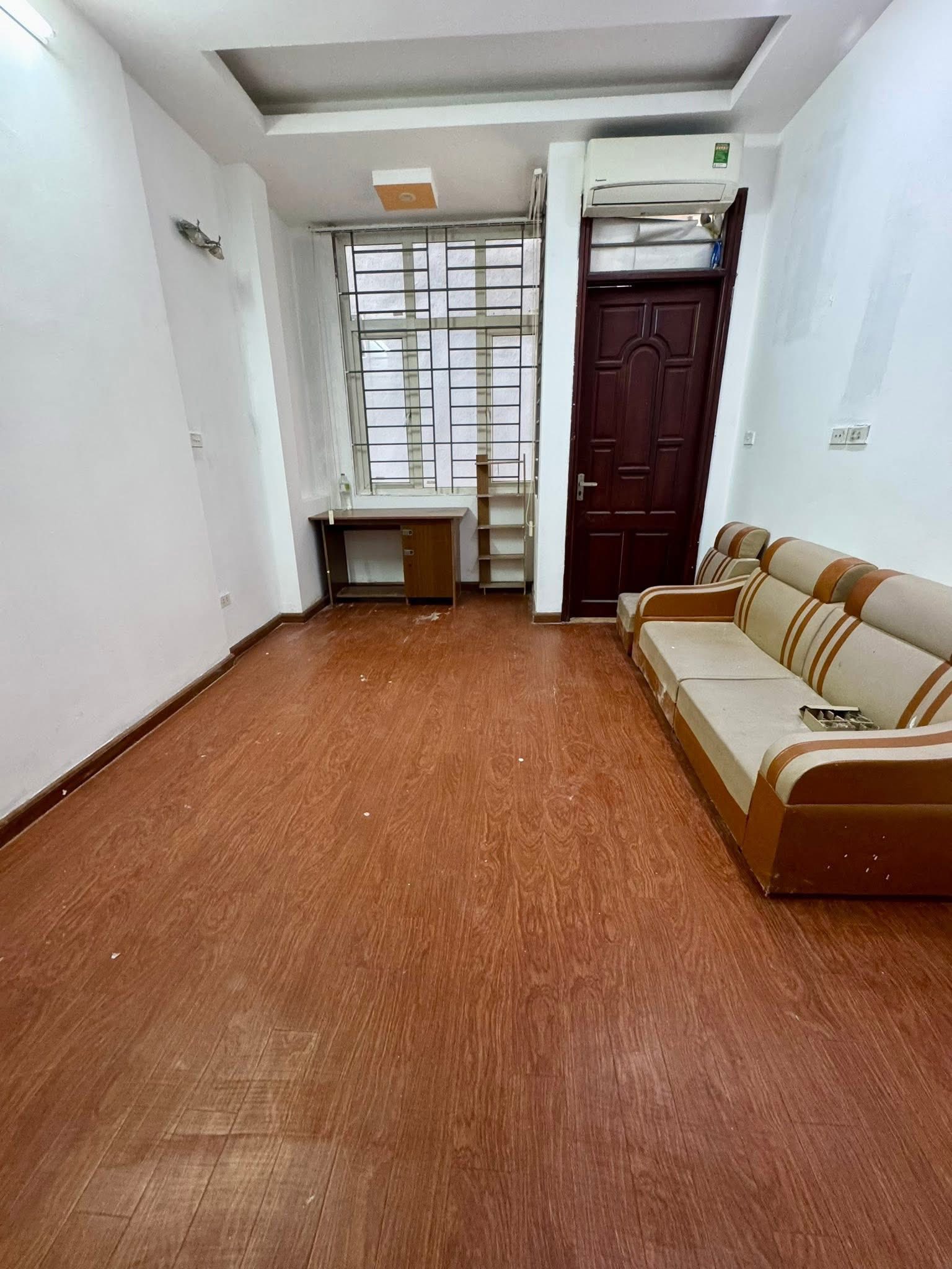 Cho thuê nhà nguyên căn tại đường Cầu Giấy phường Quan Hoa 33m x 5T giá 12 triệu - Ảnh 2