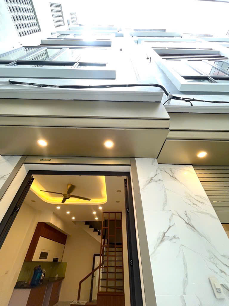 BÁN NHÀ ĐẸP LẠC LONG QUÂN, CẦU GIẤY - CÁCH HỒ TÂY VÀI BƯỚC CHÂN - Ảnh chính