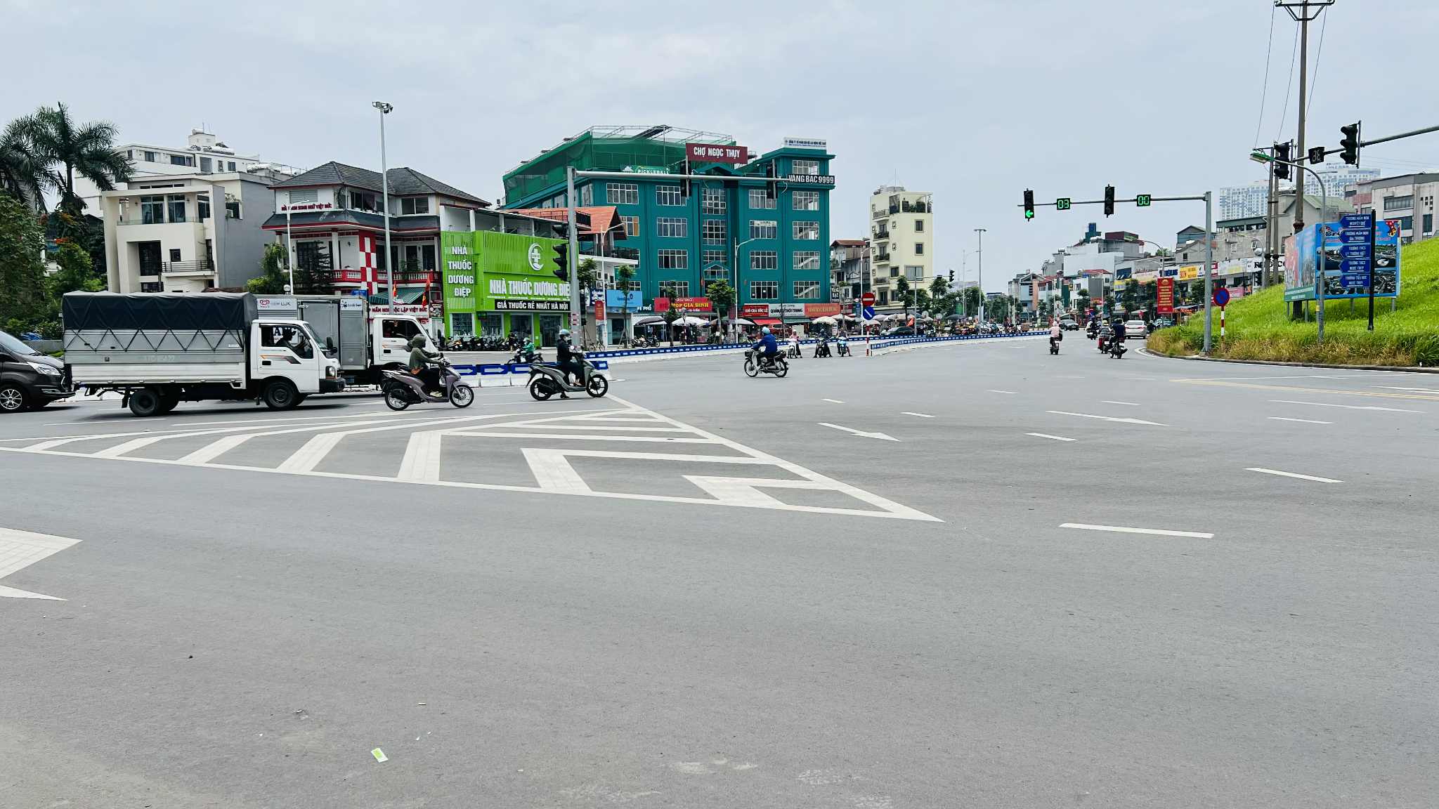 bán nhà lô góc Ngọc Thụy, 90m x 8 tầng,mặt tiền 7.5m, thang máy, vỉa hè, ôtô tránh - Ảnh chính