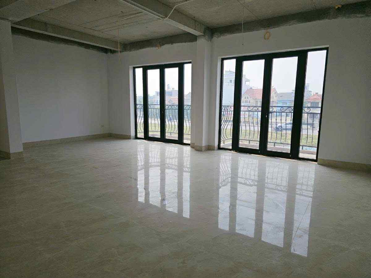 bán nhà lô góc Ngọc Thụy, 90m x 8 tầng,mặt tiền 7.5m, thang máy, vỉa hè, ôtô tránh - Ảnh 2