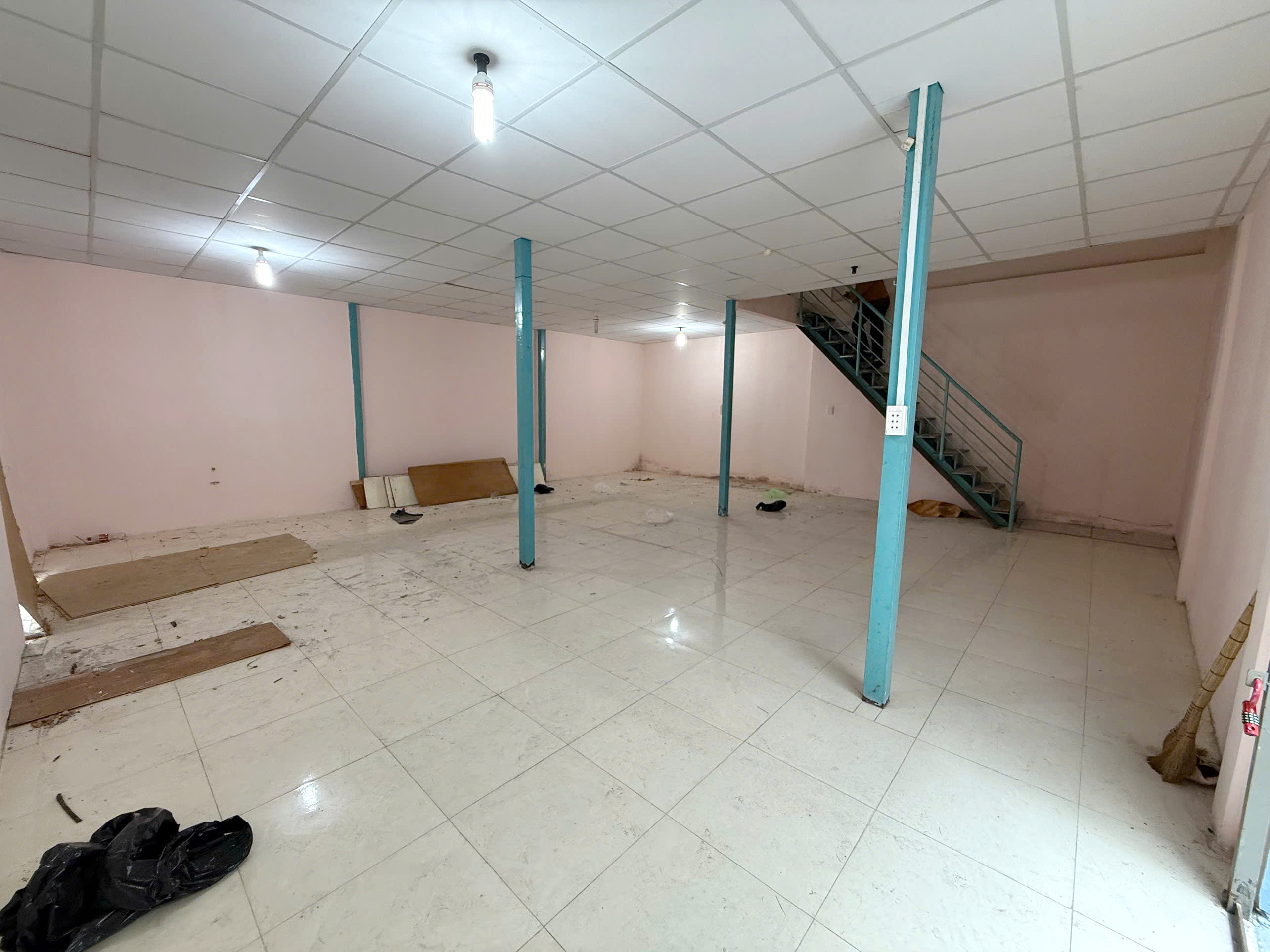 Căn góc 2 mặt tiền hẻm, DT lớn đường Phạm Thế Hiển P. Bình Đông Giá 4,28 tỷ TL - Ảnh 1