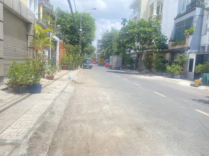 Bán nhà Mặt tiền Dương Khuê ngay Lũy Bán Bích - Hòa Bình, 10x24m, 3 Tầng, 4 PN, 29,9 tỷ. - Ảnh 4