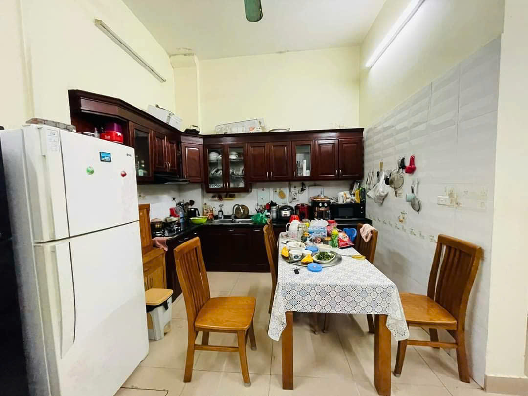 Cho thuê nhà nguyên căn ngõ 260 Cầu Giấy - Quan Hoa 46m x 4T, 5PN giá 19 triệu - Ảnh 1