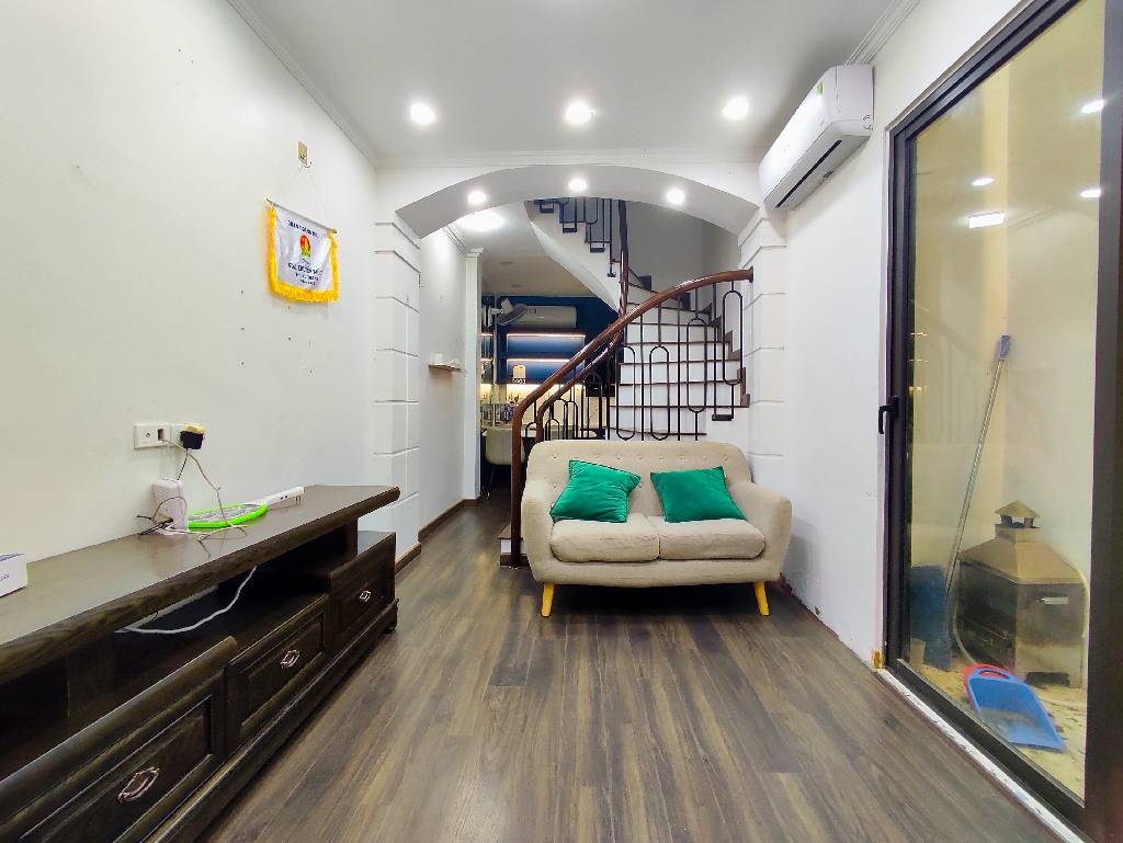 Cần Bán Gắp Nhà Nguyễn Đức Cảnh : Vị Trí Đẹp - Ngõ Thông Ba Gác - Vài Bước Ra Ô Tô - Ảnh chính