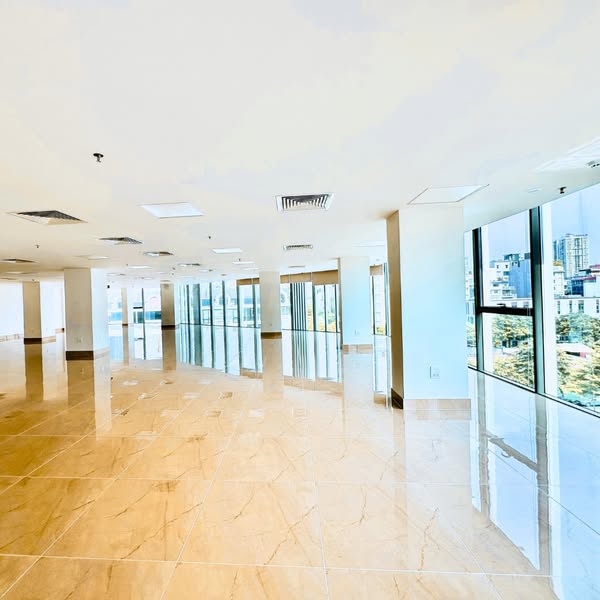 Chính chủ cho thuê mặt bằng kinh doanh, PCCC đầy đủ, 1000m2 4 tầng tại 82 Trần Thái Tông, Cầu Giấy - Ảnh 1