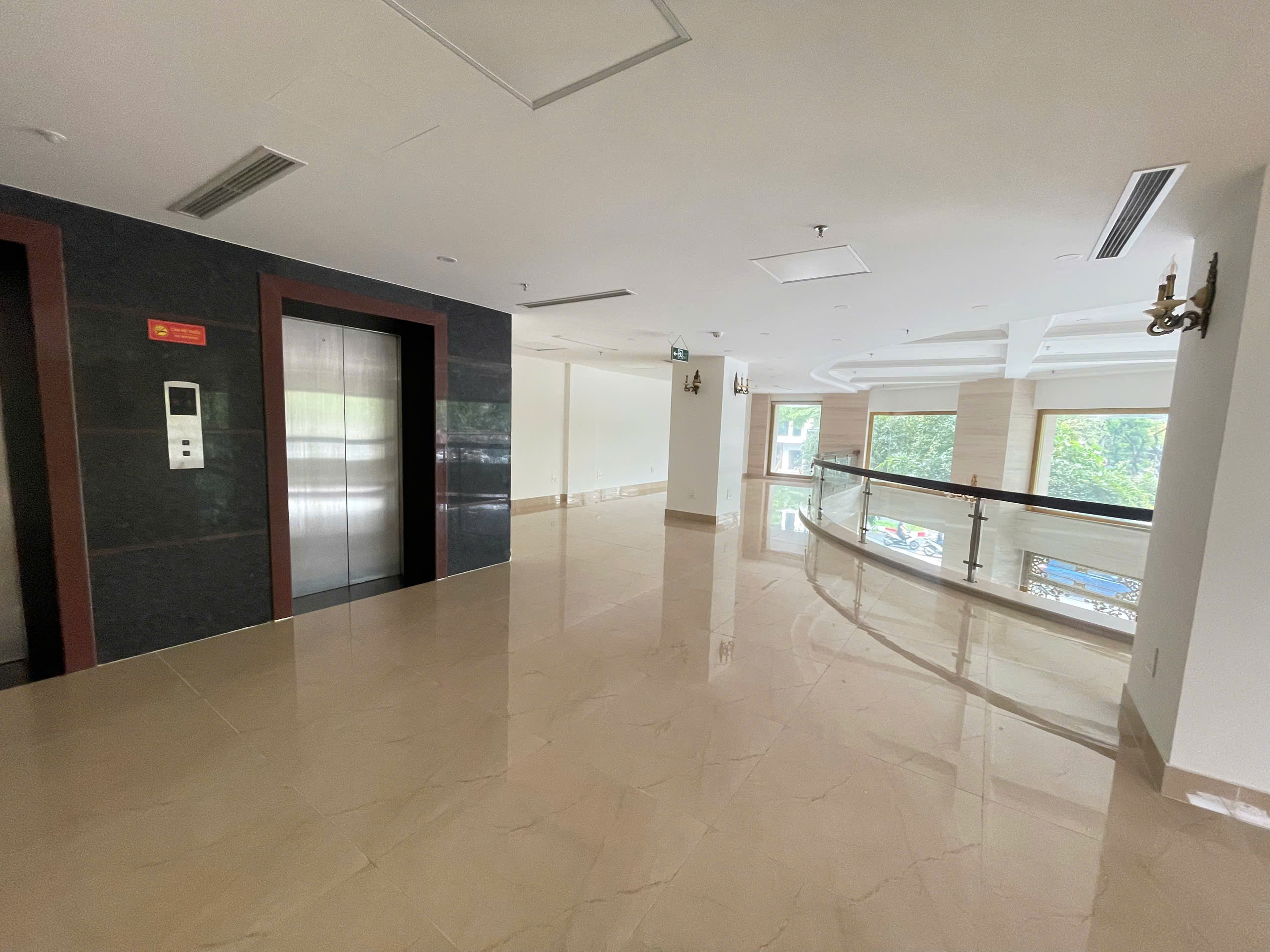 Chính chủ cho thuê mặt bằng kinh doanh, PCCC đầy đủ, 1000m2 4 tầng tại 82 Trần Thái Tông, Cầu Giấy - Ảnh 3