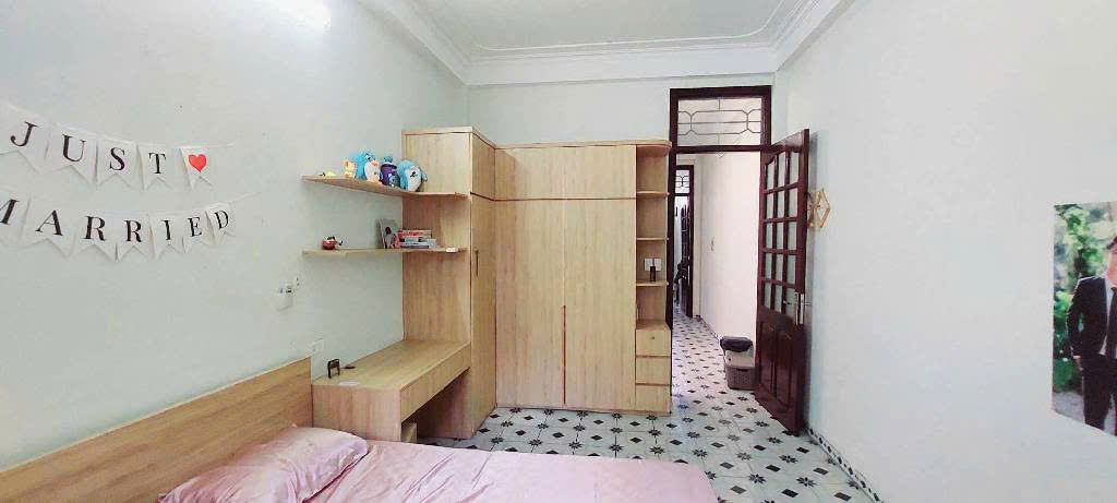 Bán nhà quận Hoàn Kiếm 4 tầng dân xây chắc chắn 50m gần mặt phố - Ảnh chính