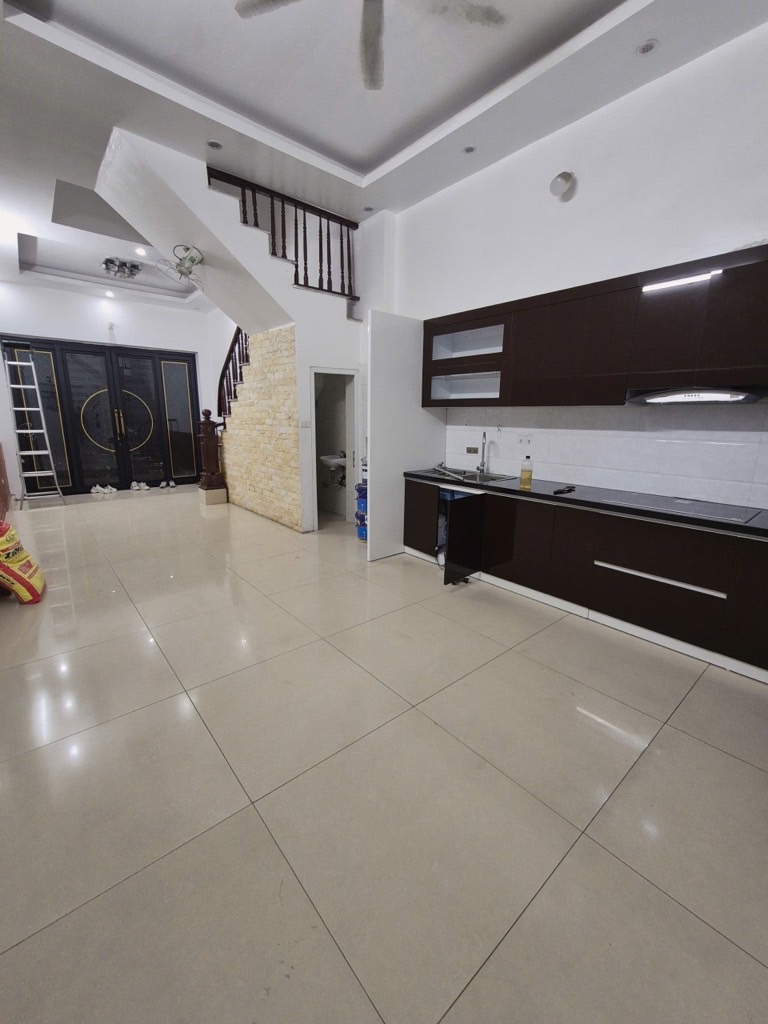 Nguyễn Ngọc Nại ô tô đỗ cửa, phân lô quân đội sát mặt phố, 2 thoáng, sổ vuông - Ảnh 1