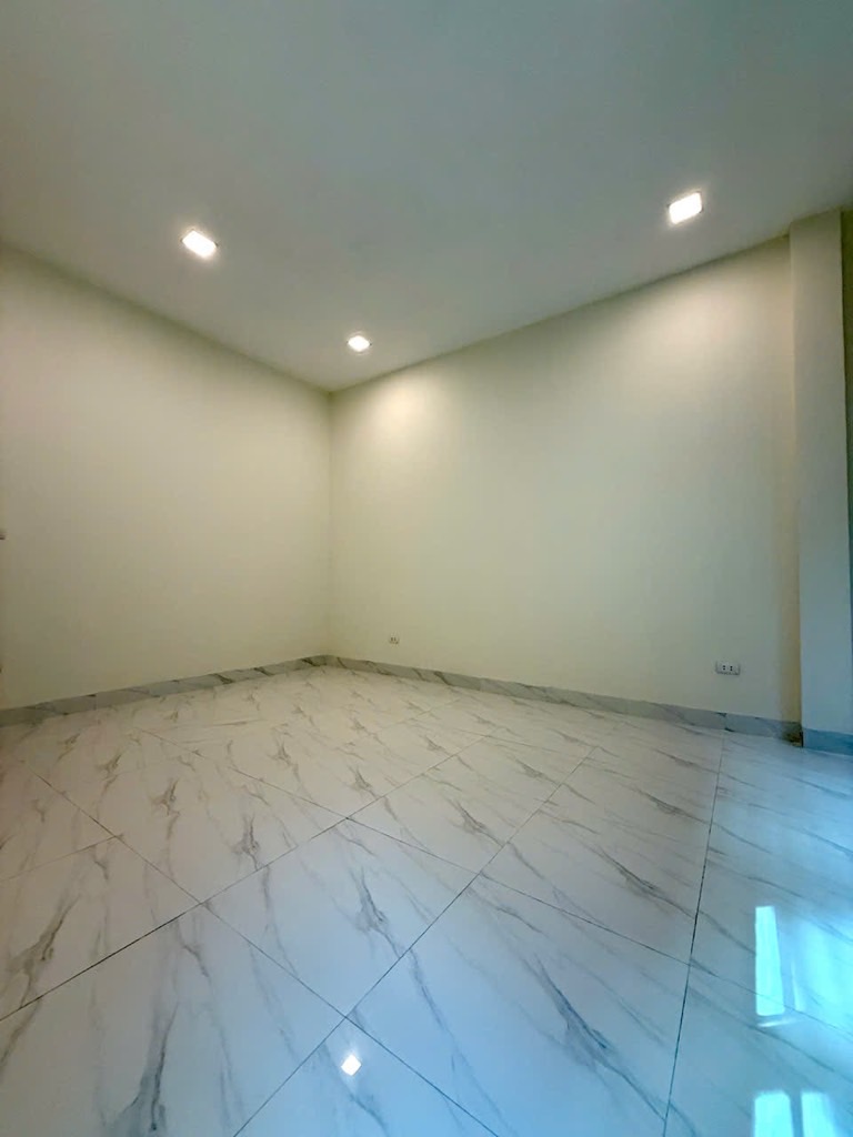Tô Vĩnh Diện 59m 5 tầng, phân lô, 20m ra ô tô đỗ, nhà đẹp ở luôn - Ảnh 3