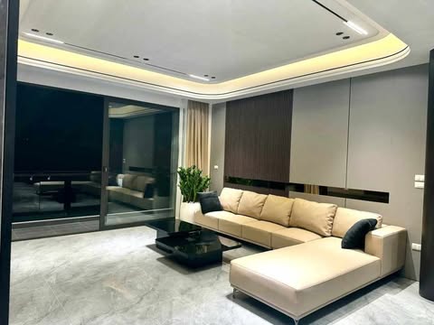 Nhà Đẹp, Phố Nguyễn Sơn, Bồ Đề, Long Biên, 98m2, 7 Tầng, Gara Ô tô, Thang Máy, Full đồ - Ảnh 1