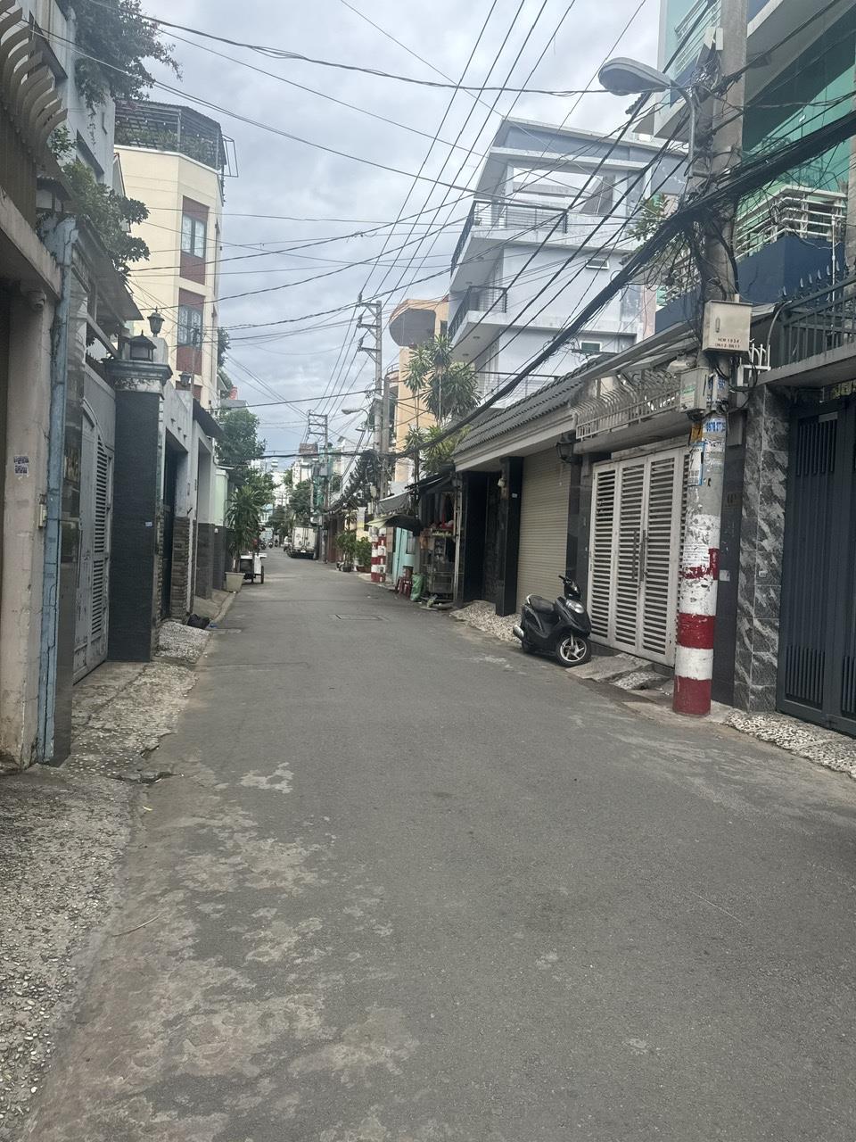 **Bán nhà hẻm Hoàng Hoa Thám** phường 13 Tân Bình (5x9) 2 lầu 6 tỷ - Ảnh 1