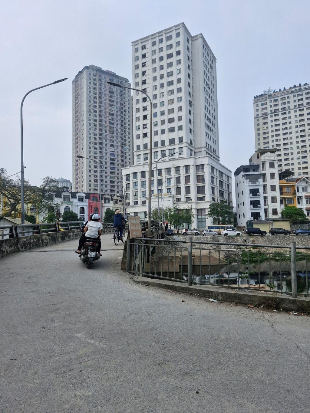 CẦN BÁN GẤP NHÀ TỔ 9 MẬU LƯƠNG HÀ ĐÔNG - MẶT NGÕ - Ô TÔ TRÁNH NHAU - NHÀ ĐẸP - 2 THOÁNG 70M * - Ảnh 2